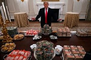 1957266187_trumpbigmac.thumb.jpg.c648f5886eb78c648a46b3aa19b38e00.jpg