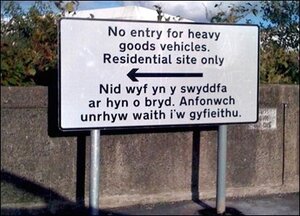 2121678251_WELSHROADSIGN.thumb.jpg.534ec1141254755020111989b483a0c4.jpg