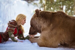 girl_and_bear_01.thumb.jpg.1b6be6145ead60376695f12a73194bd9.jpg