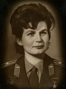 valentina_tereshkova_3.thumb.jpg.b6d4f67b0e1a3da7f655b3d44c2384eb.jpg