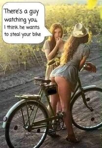 899872660_bikethief.thumb.jpg.eb1cc435de3dceb0505aa0381538f6f0.jpg