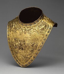 800px-Gorget_MET_DP-12881-024.jpg