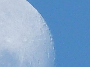 1154442220_Moon03.thumb.JPG.bda728d00007fe6876549a765377bd92.JPG