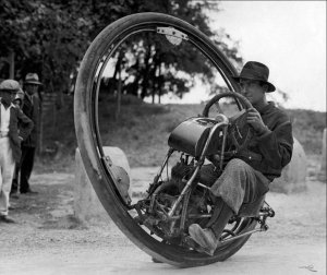 Italian-single-wheel-motorcycle.JPG