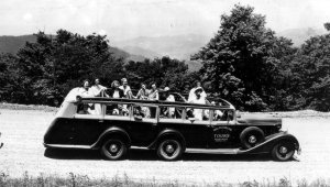 PACKARD-BUS.jpg