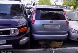 tightparking.thumb.jpg.7bd24fbbea631c38fbf526395b044ac6.jpg