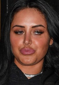 filledlips.thumb.jpg.a5d1dadd501224697c88712aab4e989e.jpg