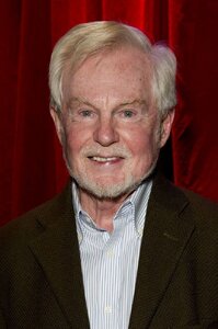 DerekJacobi.thumb.jpg.e4b9b546b4f1104daa2365948e842adb.jpg